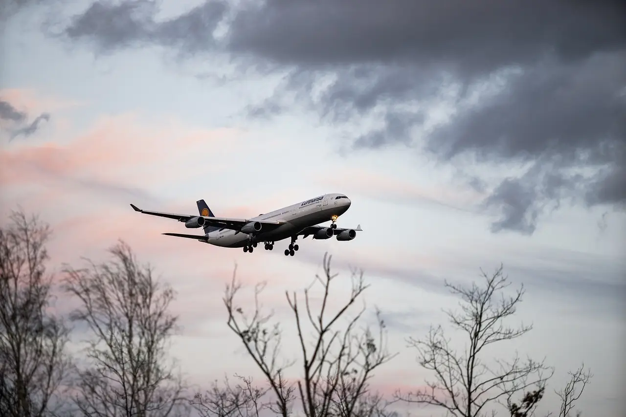 Aircraft maintenance firm serving UK airports enters liquidation after 11 years - Andover Advertiser